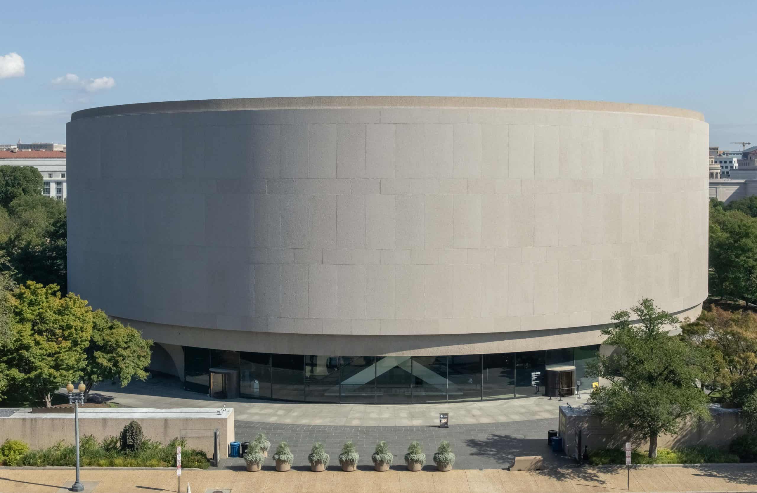 Hirshhorn Museum exterior